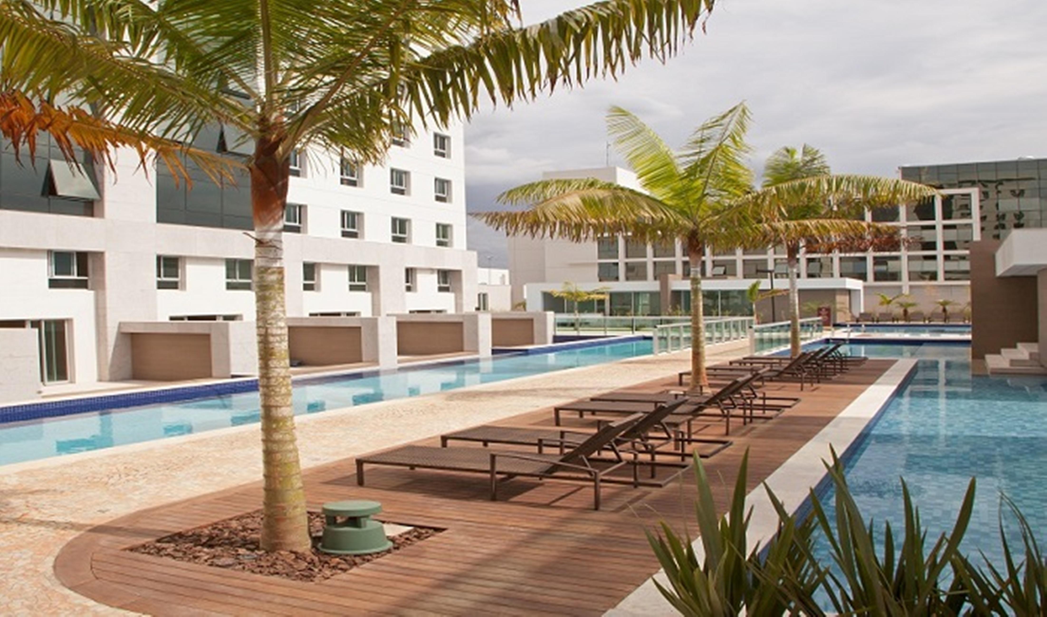 Jade Hotel Brasilia Candangolandia Zewnętrze zdjęcie The swimming pool at the hotel