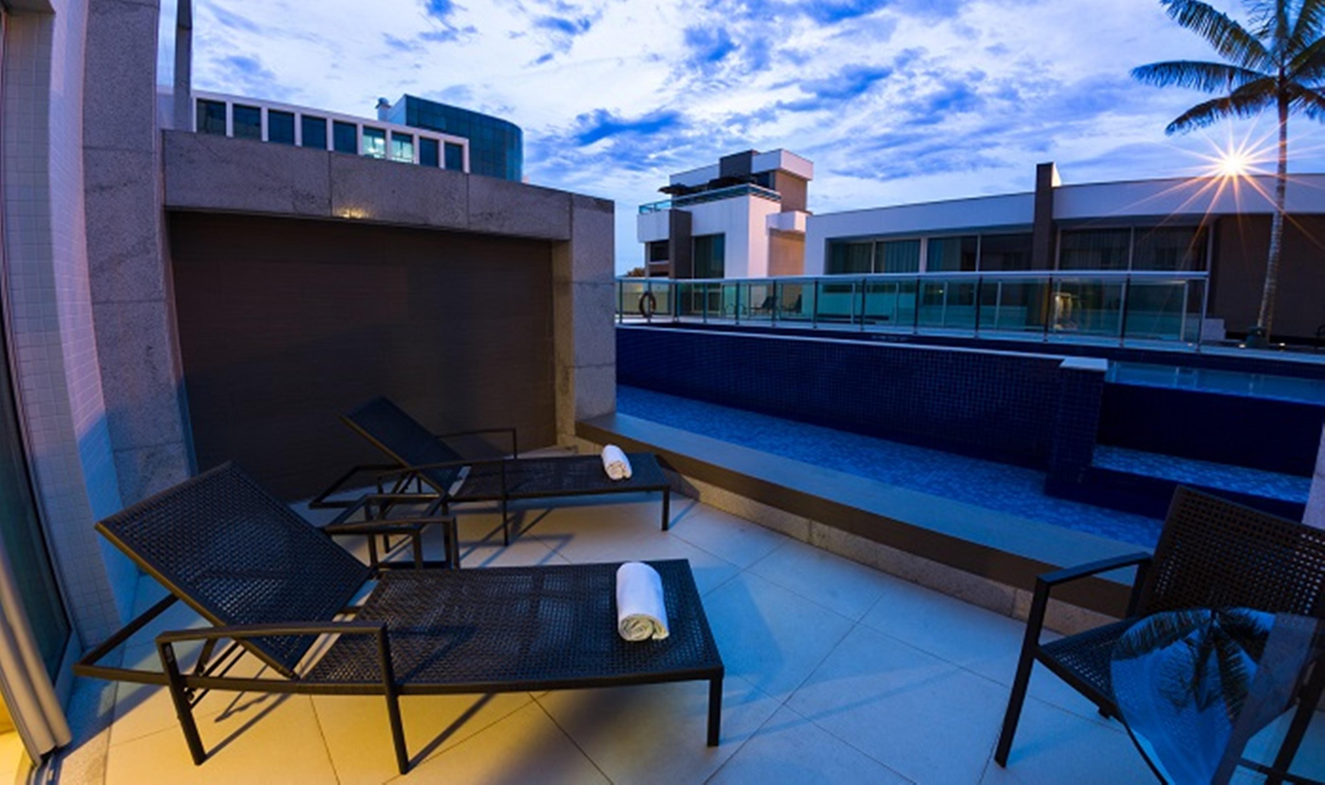 Jade Hotel Brasilia Candangolandia Zewnętrze zdjęcie Rooftop pool at the hotel