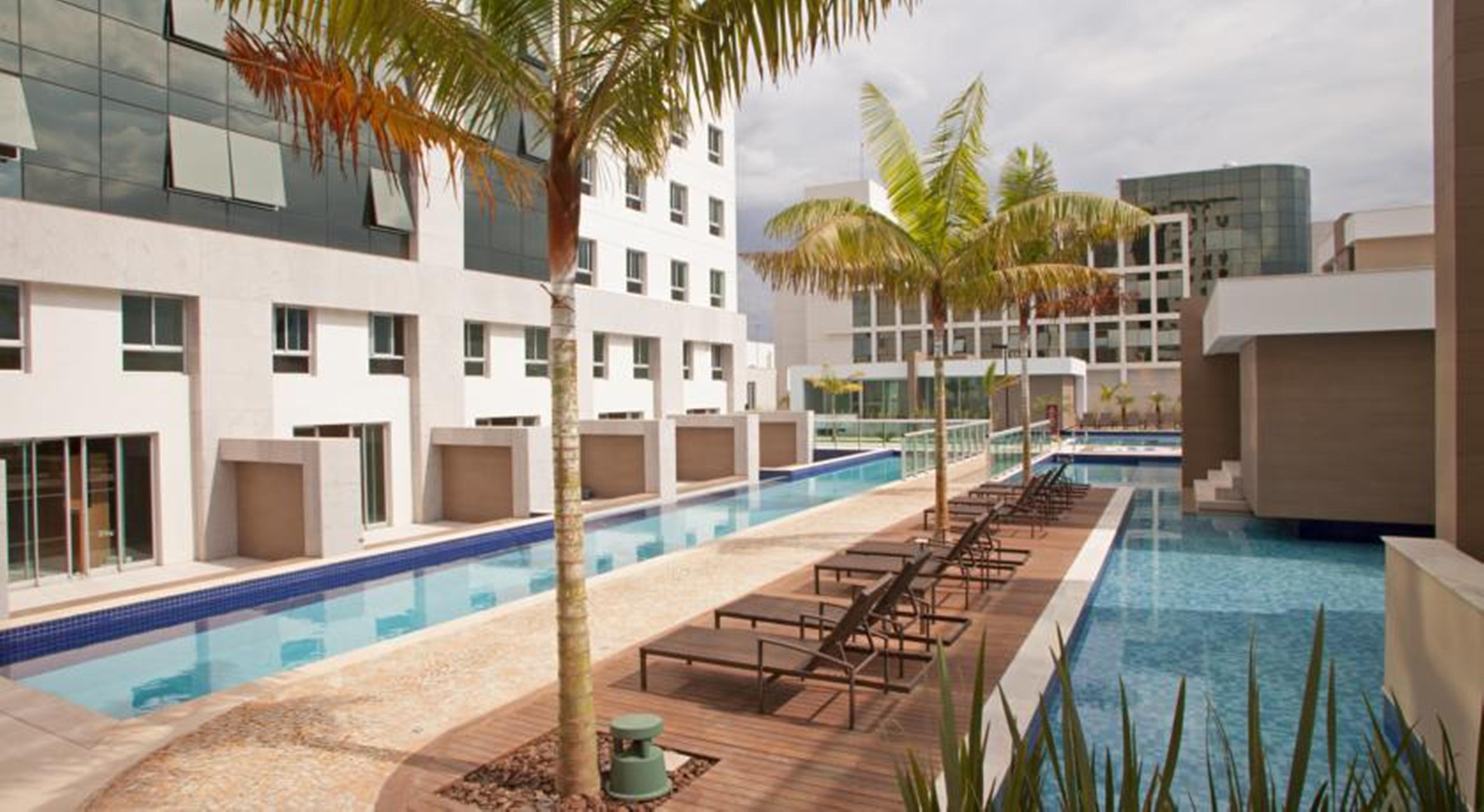 Jade Hotel Brasilia Candangolandia Zewnętrze zdjęcie The swimming pool at the hotel