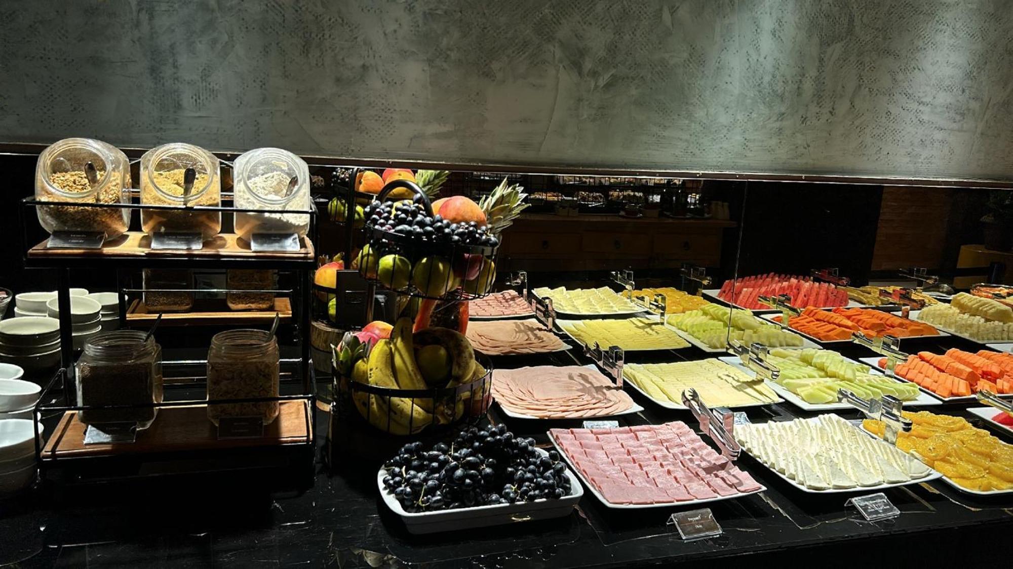 Jade Hotel Brasilia Candangolandia Zewnętrze zdjęcie A buffet at a hotel