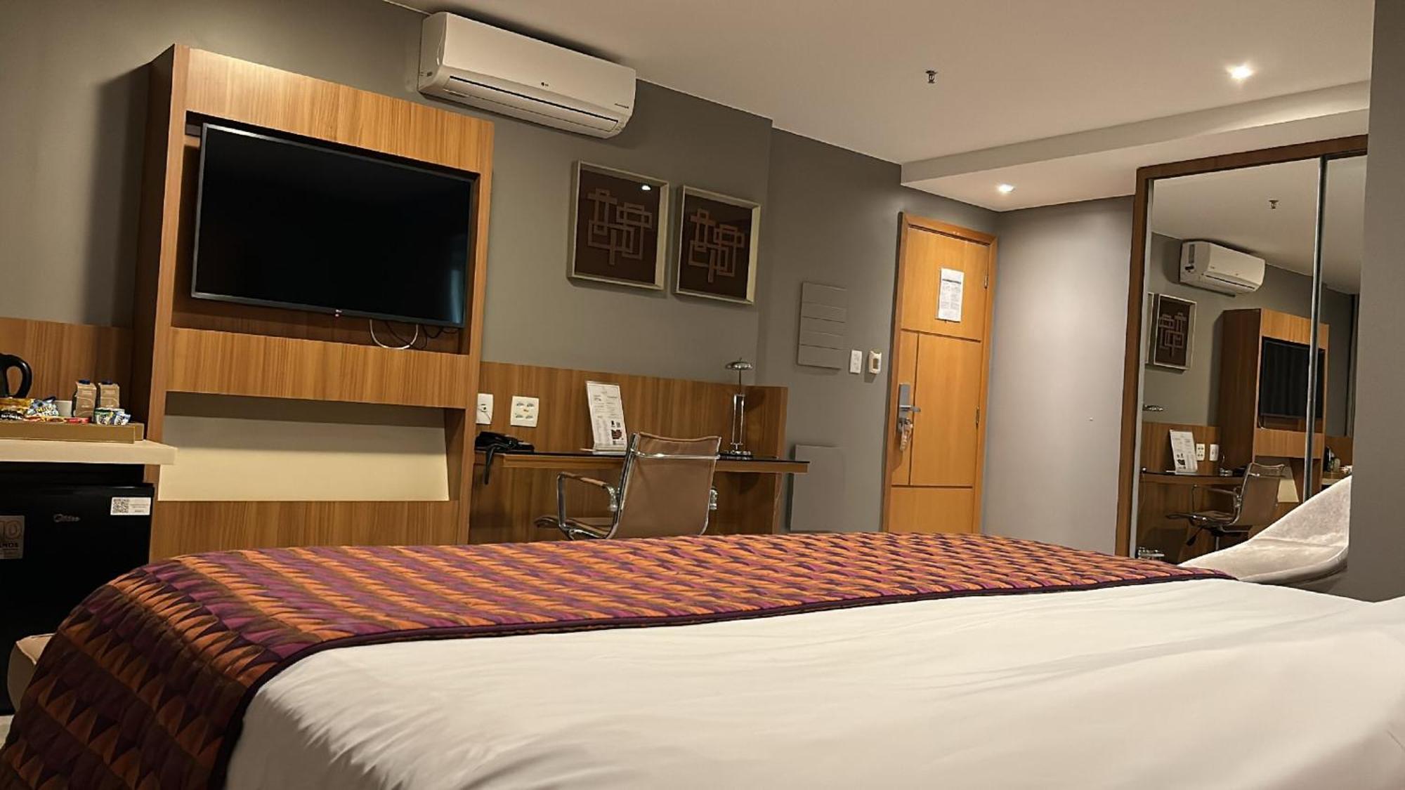 Jade Hotel Brasilia Candangolandia Zewnętrze zdjęcie A room at the hotel