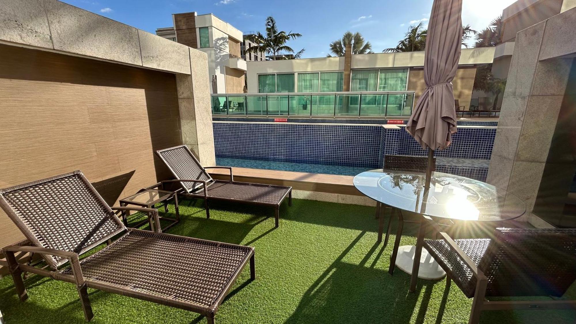 Jade Hotel Brasilia Candangolandia Zewnętrze zdjęcie Rooftop pool at the hotel