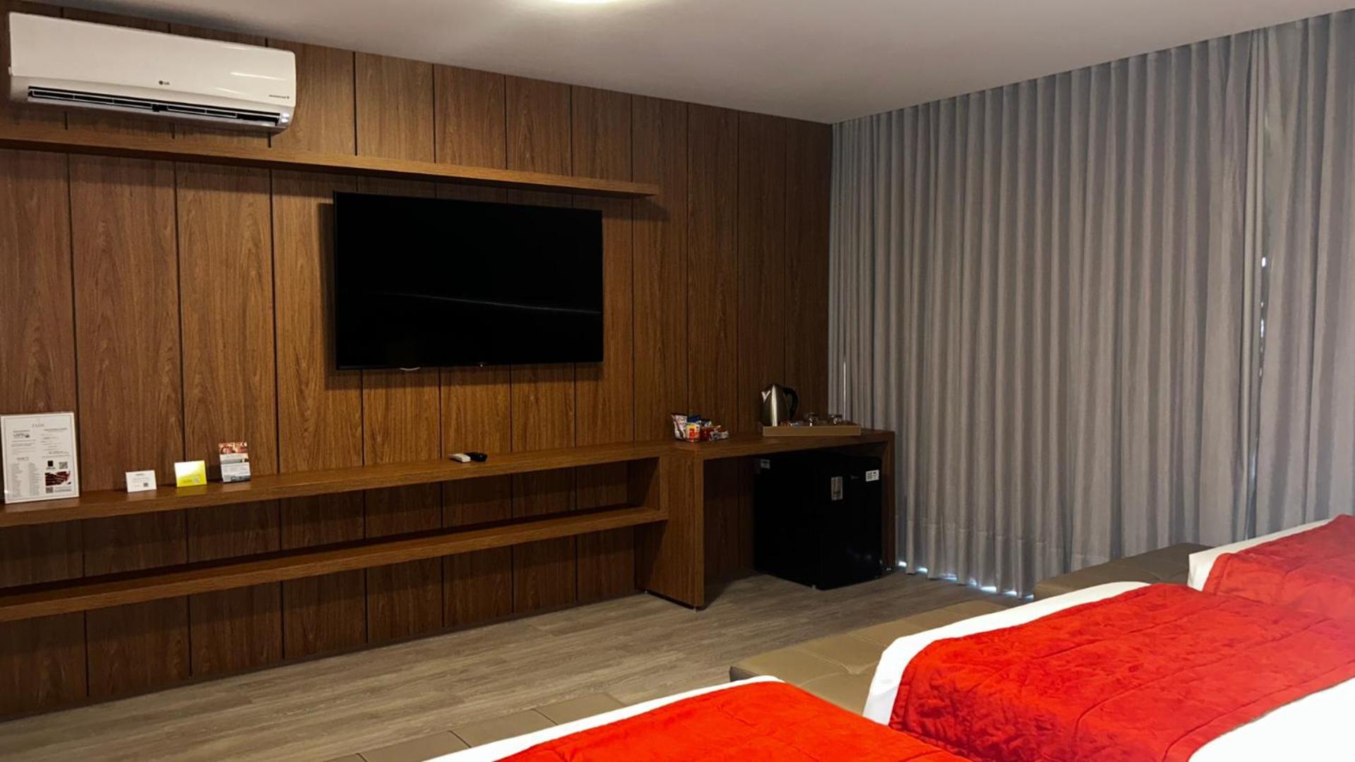 Jade Hotel Brasilia Candangolandia Zewnętrze zdjęcie A room at the hotel