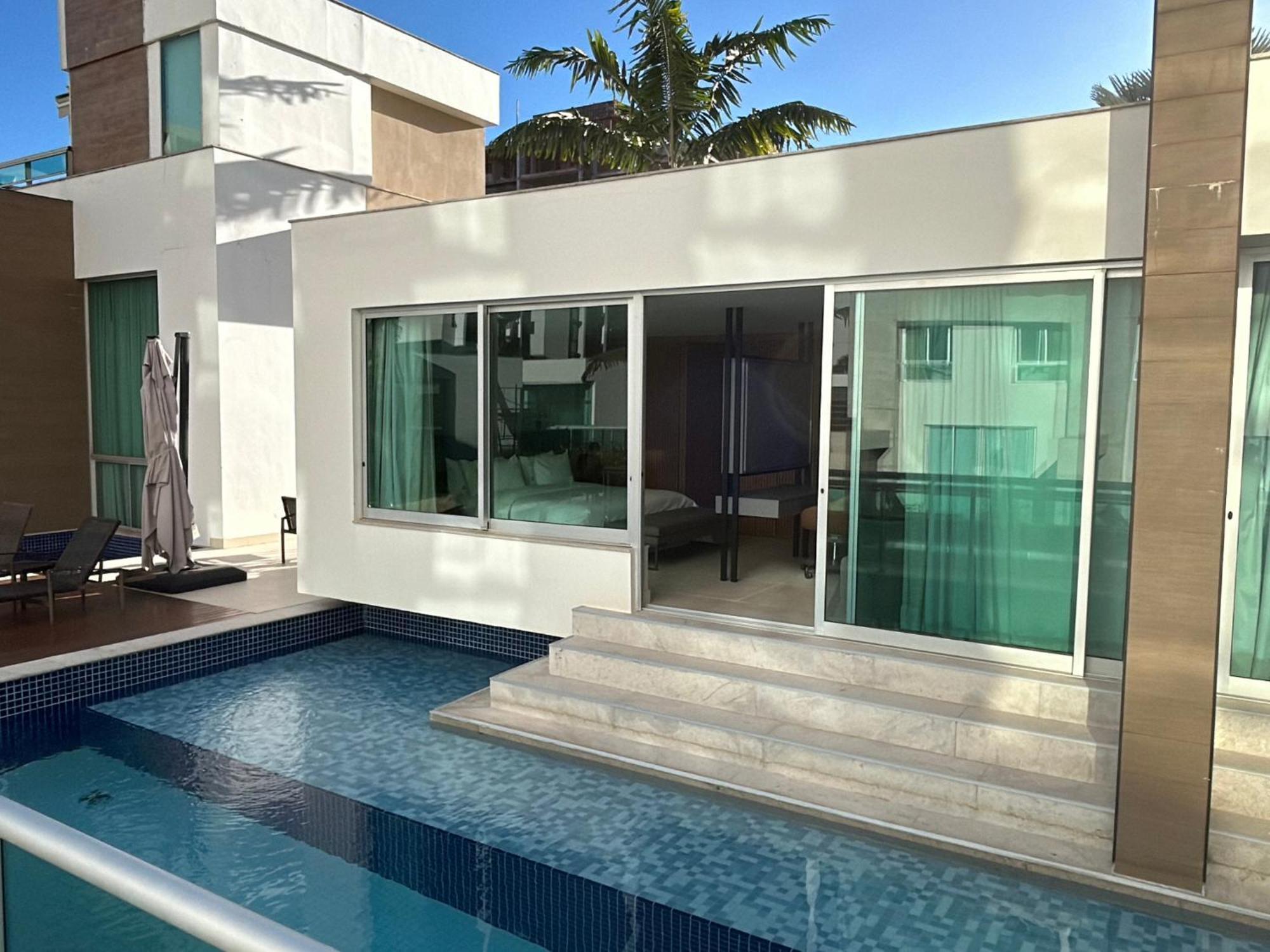 Jade Hotel Brasilia Candangolandia Zewnętrze zdjęcie A swim-up suite at the Hard Rock Hotel & Casino Punta Cana